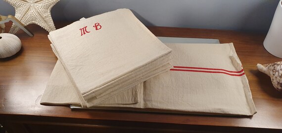 Vintage 1960's Pair of Small Irish Linen Hand/Kitchen Towels