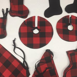 Buffalo geruite kerstboomrokken en bijpassende kousen, Canadees kerstboomdecor van Knackered Mamas, gedurfde buffelgeruite kerst