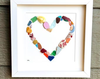 Schottische Seeglasherz-Collage, gerahmt, Küstendekor, Valentinstag (23x23cm)