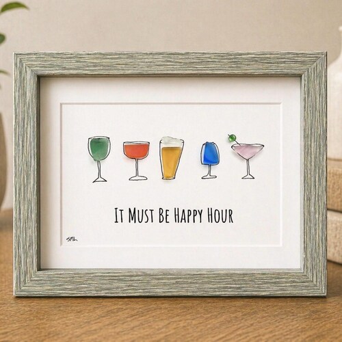 Happy Hour Sea Glass Art, Cocktail-Wanddekor, Barwagen-Dekor, gerahmtes Getränk, Kitchen Bar-Schild, Housewarminggeschenk, Geschenk für Freund