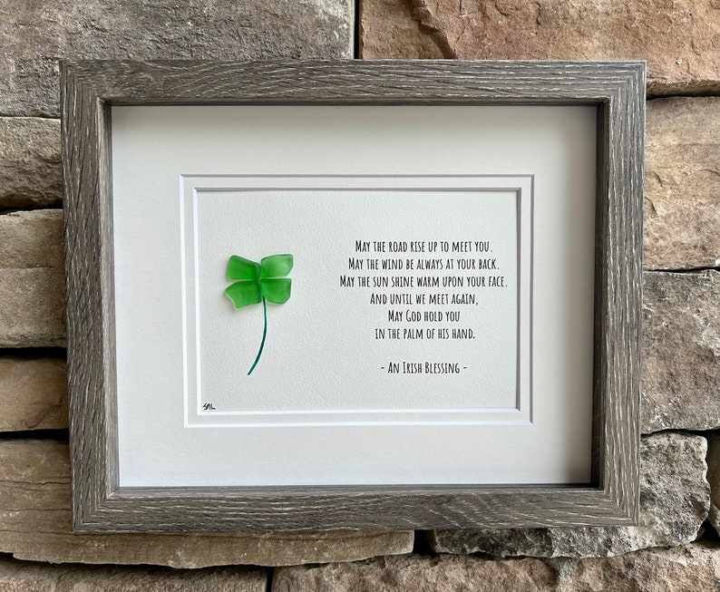 Que el camino se levante para conocerte Arte enmarcado de vidrio marino irlandés, regalo irlandés hecho a mano de 8x10 Día de San Patricio, Irlanda imagen 1