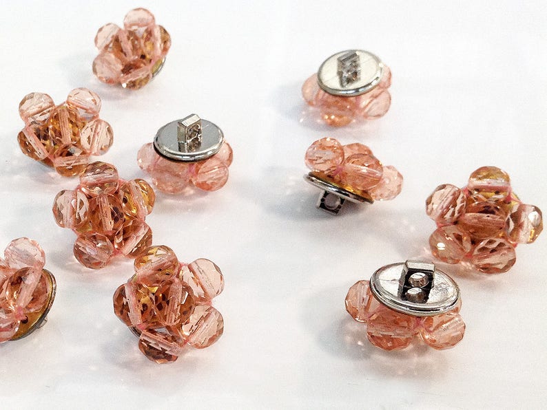 Boutons à queue avec 6 perles à facettes rondes, vieux roses et transparentes, vendu à l'unité. image 2