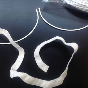 Protége armature écru/ blanc pour baleines de soutien gorge, fournitures pour la lingerie par PetitsplaisirsFrance vendu au mètre image 1