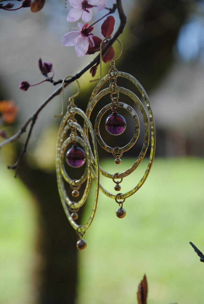 Grandes boucles d'oreilles Astrolabe en laiton et billes de verre artisanales petites et grandes image 4