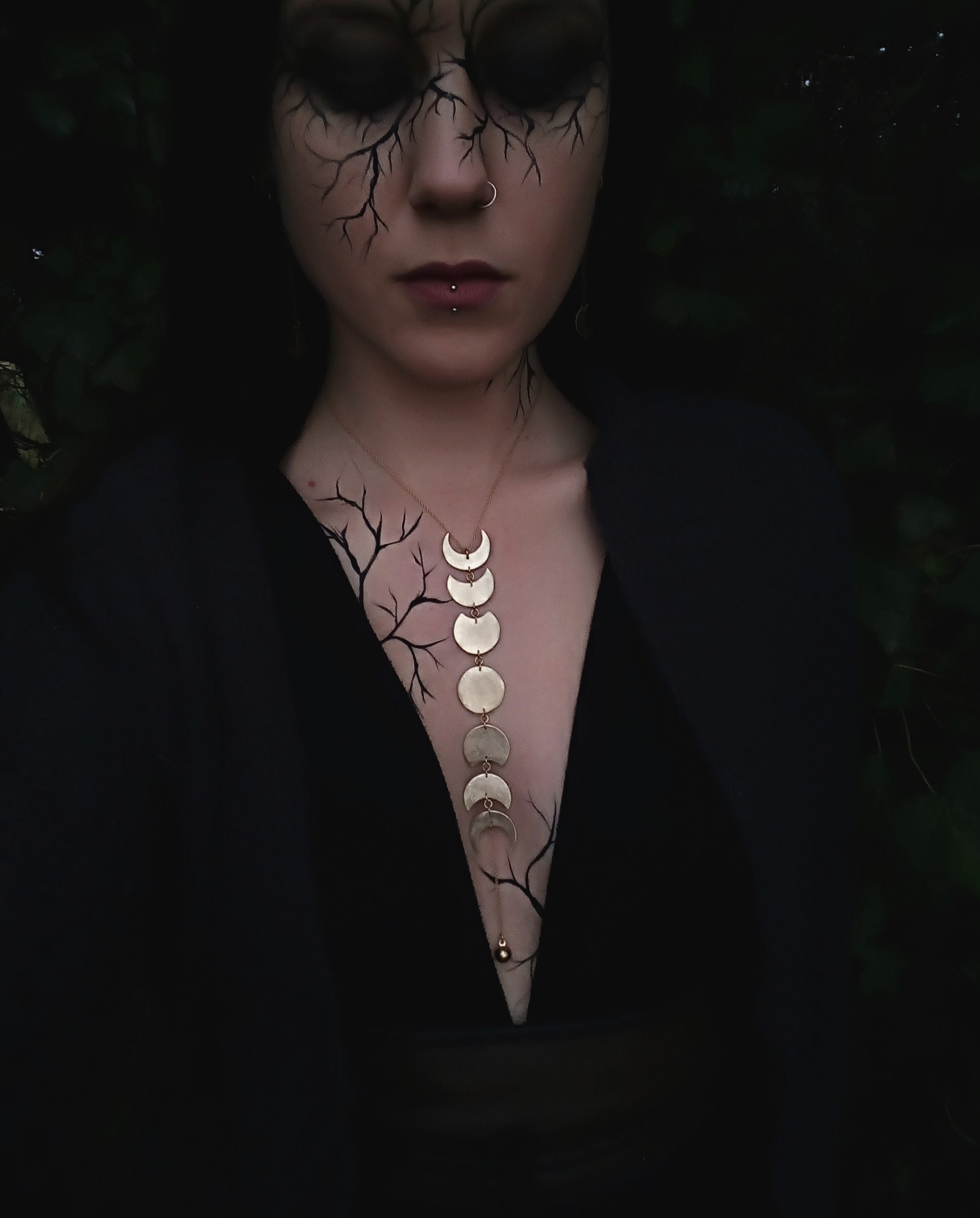 "Lunar Cycle" necklace in hammered brass. Handmade room.