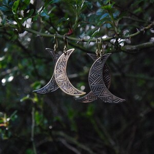 Boucles d'oreilles Lune faucille en laiton gravé, deux motifs au choix image 7