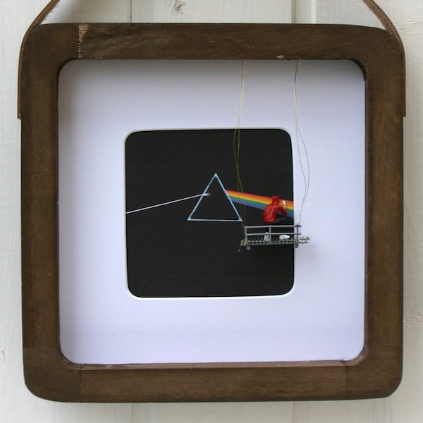 The dark side of the moon - Diorama - Miniature picture with frame - Banksy - Mini figures - Street art - Pink Floyd