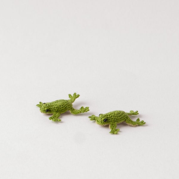 Crochet animals Tiny green frog Micro crochet animal Collectible toy Interior doll Dollhouse Miniature crochet frog green frog crochet