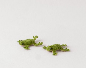 Animali all'uncinetto Piccola rana verde Micro animale all'uncinetto Giocattolo da collezione Bambola da interno Casa delle bambole Rana all'uncinetto in miniatura Rana verde all'uncinetto