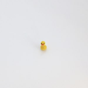 Canard miniature au crochet Canard miniature charmant au crochet Micro caneton Un très petit canard miniature canard en caoutchouc micro canard image 4