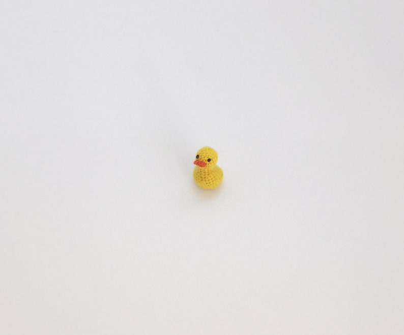 Canard miniature au crochet Canard miniature charmant au crochet Micro caneton Un très petit canard miniature canard en caoutchouc micro canard image 3