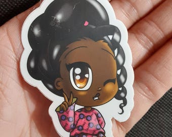 Pegatina Chibi de Chica Afroamericana: Arte Anime Negro Mate