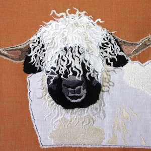 Aplique de borde sin rematar 'Valais Blacknose Sheep'