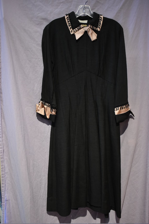 Coquette ELEGANT 1950s Black, Beaded, and Dusted R