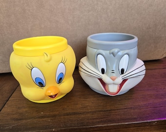 1992 Looney Tunes Bugs Bunny and Tweedy Bird Plastic Collectible Mugs