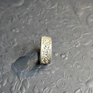 Floral, Leaf Design Silver Ring Size 7