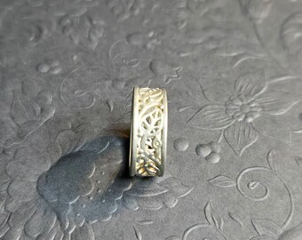Floral, Leaf Design Silver Ring Size 7
