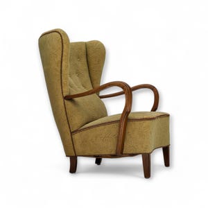 Jaren 60, Deense fauteuil, lichtgroen meubelvelours, beukenhout.