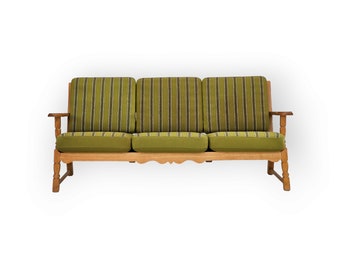 1970er Jahre, Dänisches Design, 3-Sitzer Sofa im Original Zustand, Eiche Massivholz, Möbelwolle.