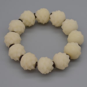 Ivory White Bodhi Root Carved Lotus Flower Beads - 12 beads - Mala Prayer Beads - 20mm