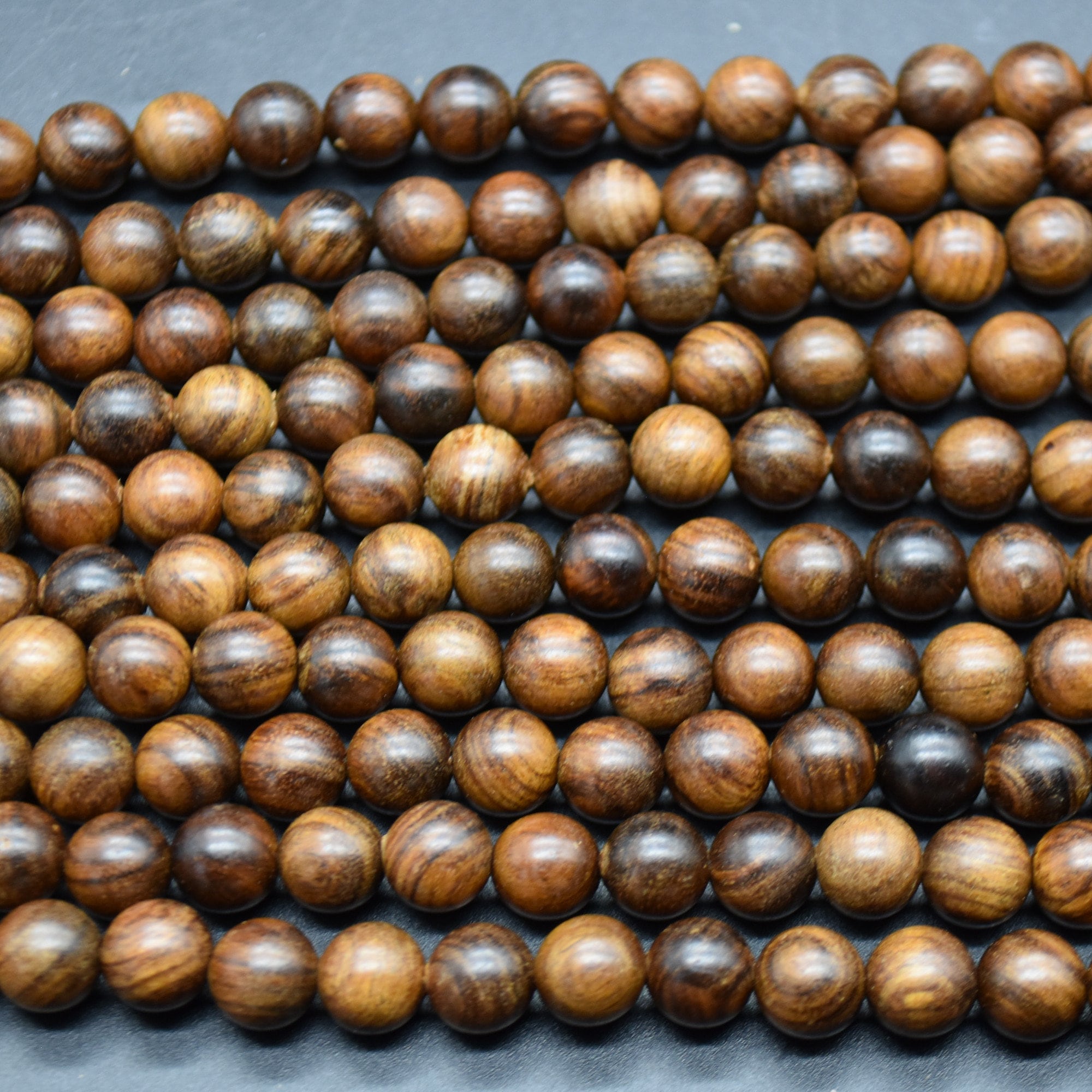 ゴールドワイヤーサンダルウッドラウンドウッドビーズ - 108 個の数珠 - 6 mm、8 mm - Etsy 日本