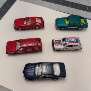 Set of 5 collectible diecast vintage cars