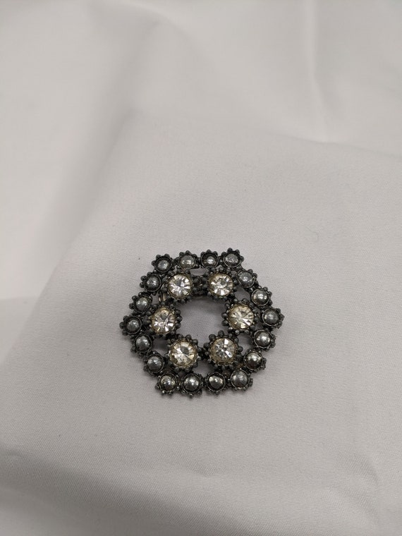 Large Vintage Rhinestone Brooch - image 1