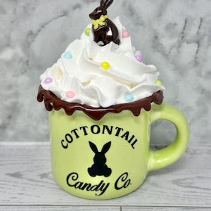 Easter, Easter decor, Easter decoration, tiered tray, tiered tray decor, happy Easter, peep peep, Easter bunny, bunny, hoppy Easter, Easter grn chocolate bunny