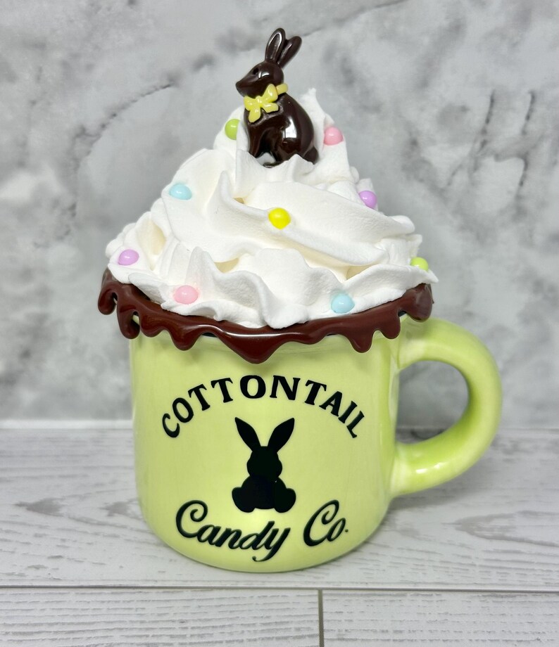 Easter, Easter decor, Easter decoration, tiered tray, tiered tray decor, happy Easter, peep peep, Easter bunny, bunny, hoppy Easter, Easter grn chocolate bunny