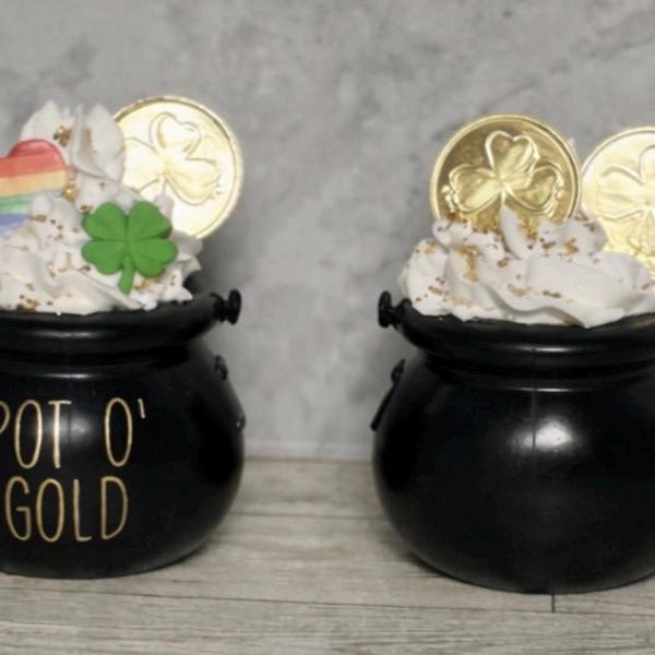 St Patrick’s Day, Decor, Tiered Tray, St Patty’s Day, tiered tray, tiered tray decor, pot of gold, lucky, leprechaun, clover, home decor