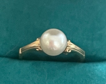 Vintage Art Deco 14K Akoya Pearl Ring