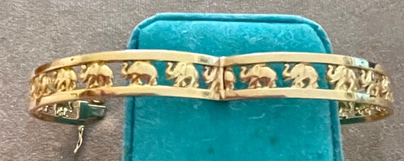 Vintage Solid 14K Elephant Hinged Bangle Bracelet - image 4