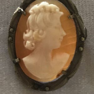 Vintage Sterling Cameo Shell Pendant Brooch