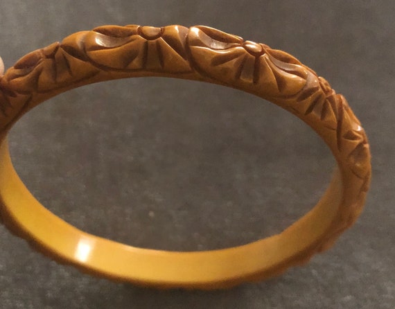 Vintage Butterscotch Carved Flower Bakalite Bracelet - Etsy 日本