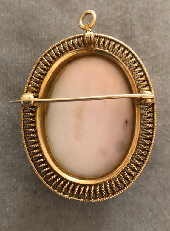 Vintage Large 14K Conch Shell Cameo Pandent Brooch - image 3