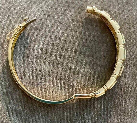 Vintage Solid 14K Multi Gemstone Hinged Bangle Br… - image 9