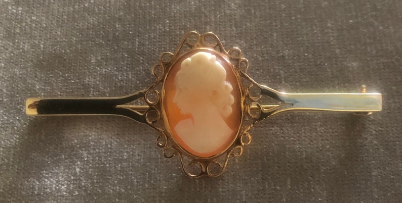 9K Victorian Shell Cameo Brooch image 1