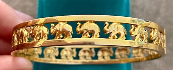 Vintage Solid 14K Elephant Hinged Bangle Bracelet - image 1