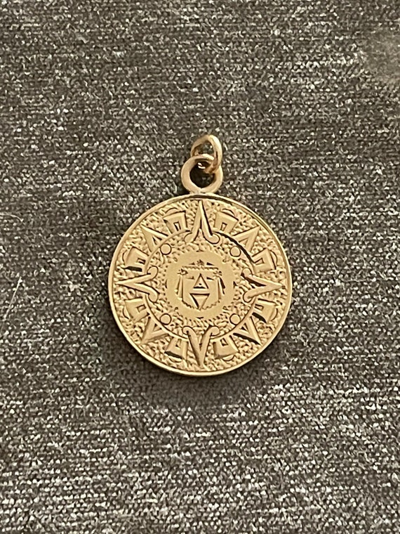 Vintage 18K Solid Aztec Calendar Pendant.