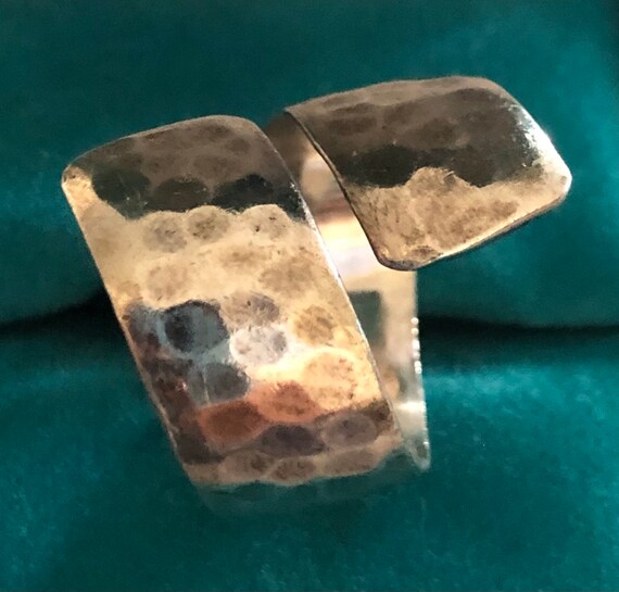 Sterling Hammered Modernist Bypass Ring. - image 4