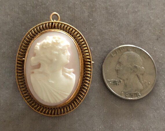 Vintage Large 14K Conch Shell Cameo Pandent Brooch - image 2