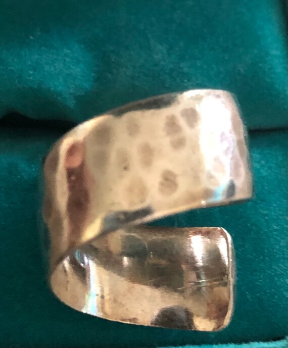 Sterling Hammered Modernist Bypass Ring. - image 5