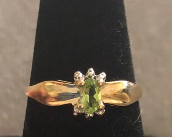 Vintage 10K Gold Peridot Ring