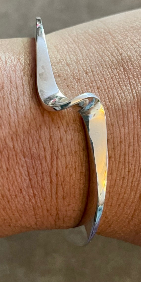 Solid Sterling Single Twist Cuff Bracelet - image 5