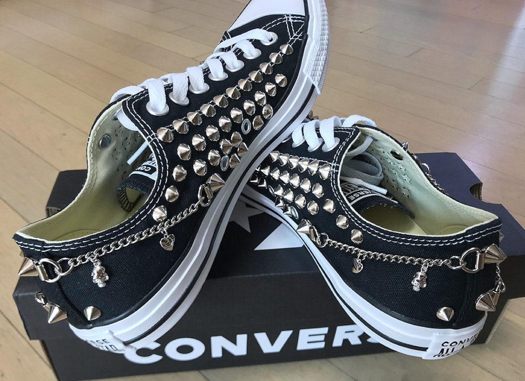 国内で当店のみ 1807 - Chunky Gothic Letter Sneakers il_1080xN.2668145171_k19d.jpg