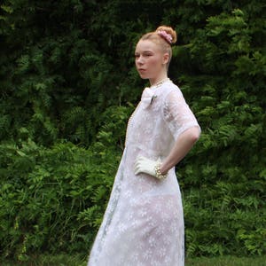 Vintage 1960&#39;s/1970&#39;s Lace Wedding Dress/Prom Dress - size 10 - 12/Med
