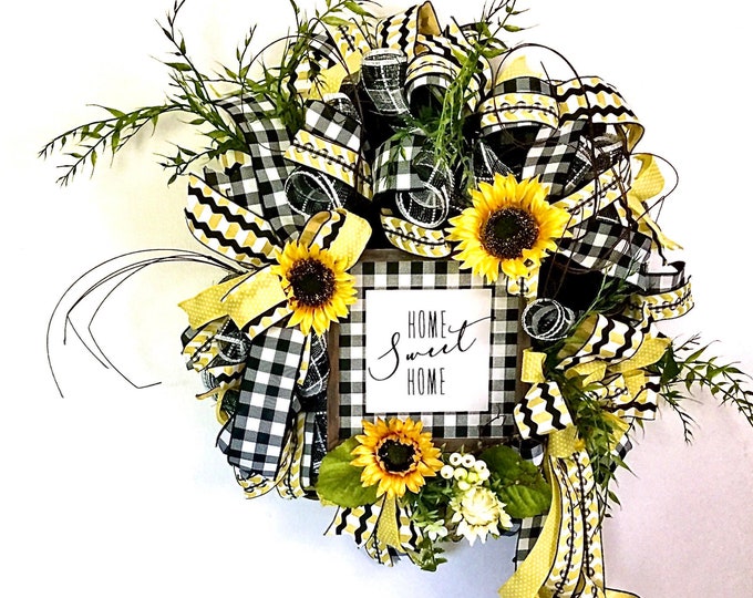 Featured listing image: Welcome Summer wreath