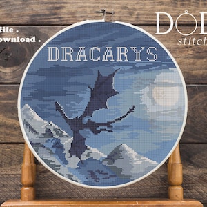 Schema punto croce drago Dracarys – Schema ricamo fantasy PDF – Download immediato di Moonlit Mountains