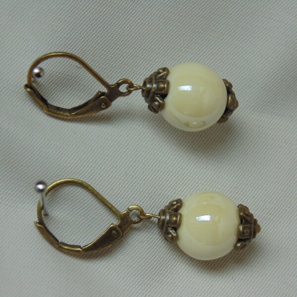 boucles d'oreilles romantiques perles ivoire irisée