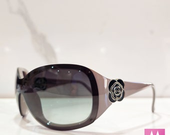 Chanel modello 6032 lunettes de soleil wrap Shield wraparound lunette brille années 2000 lunettes de soleil fleur camélia